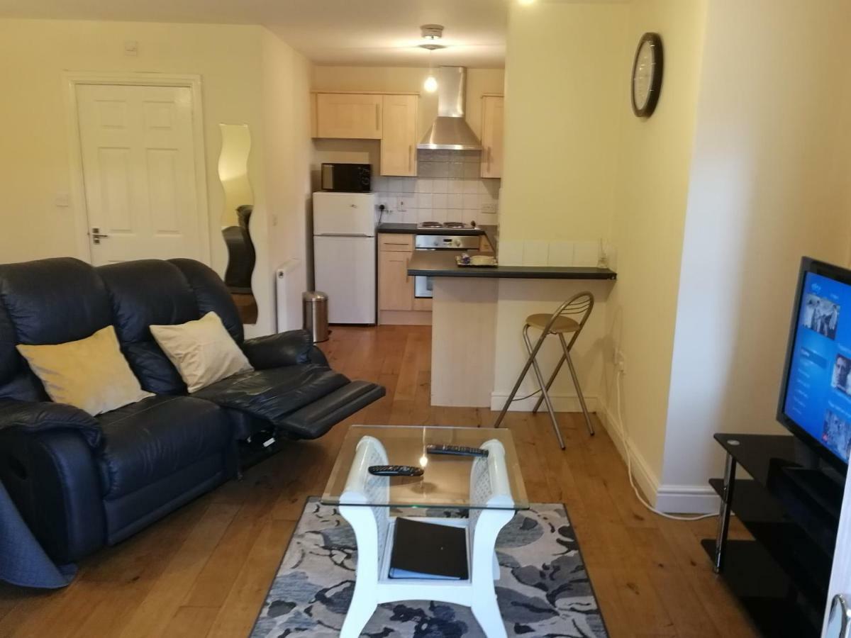 Metrolets 2 Apartment Luton  Luaran gambar