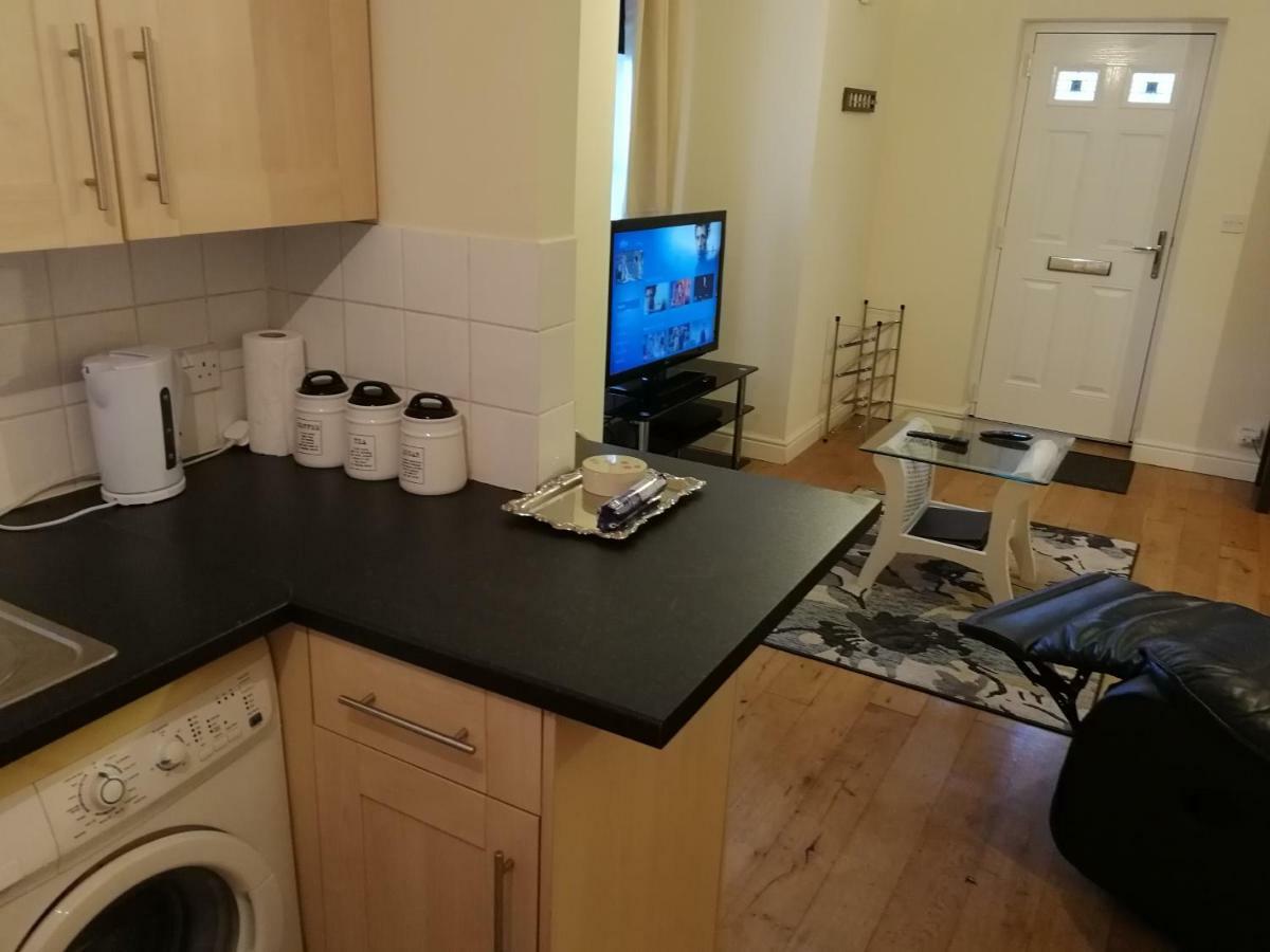 Metrolets 2 Apartment Luton  Luaran gambar