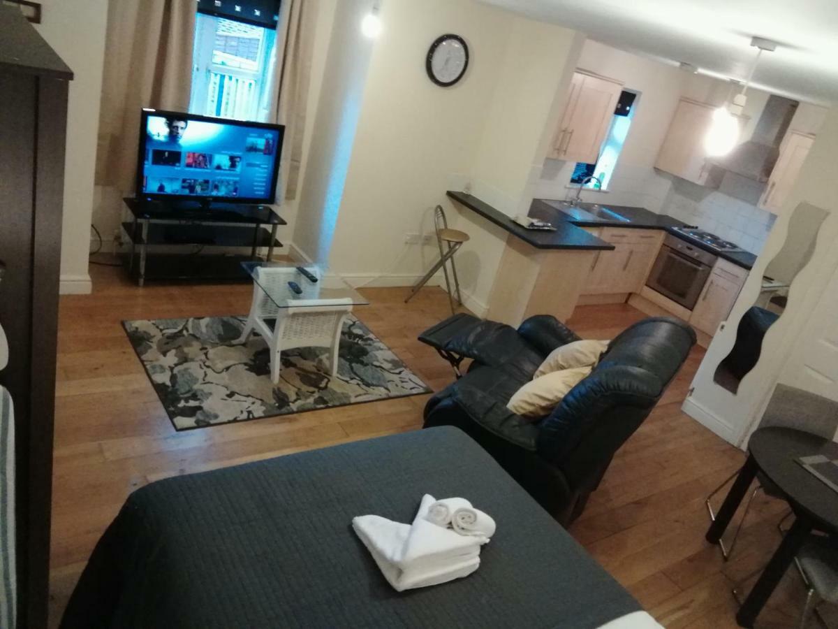 Metrolets 2 Apartment Luton  Luaran gambar