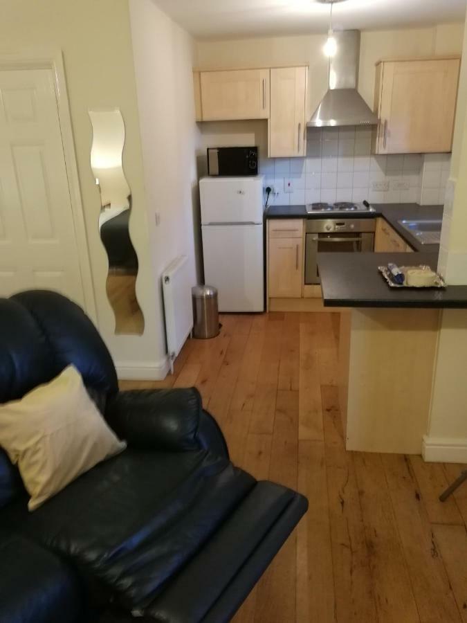 Metrolets 2 Apartment Luton  Luaran gambar